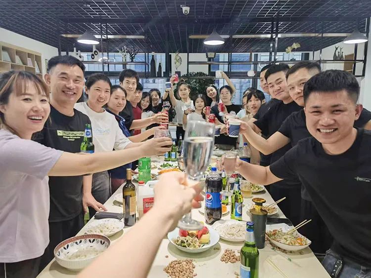 滄州智博十八周年團(tuán)建活動(dòng)--風(fēng)華歲月，感恩同行